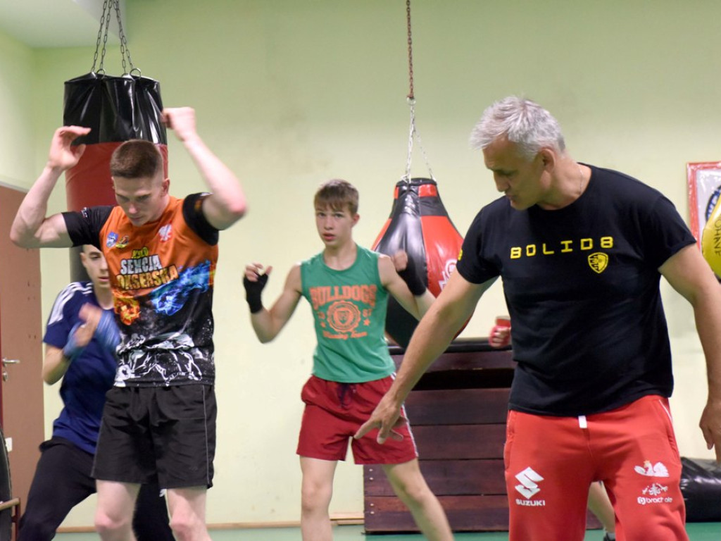Trening pięściarski KSZO z trenerem kadry narodowej Wojciechem Bartnikiem