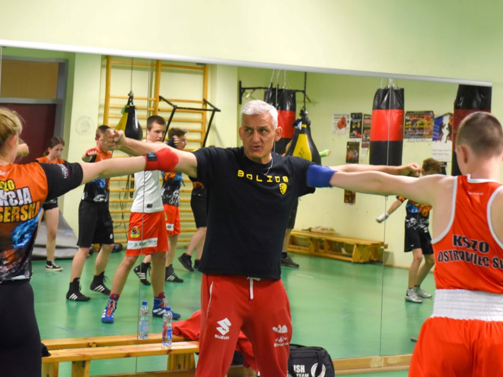 Trening pięściarski KSZO z trenerem kadry narodowej Wojciechem Bartnikiem