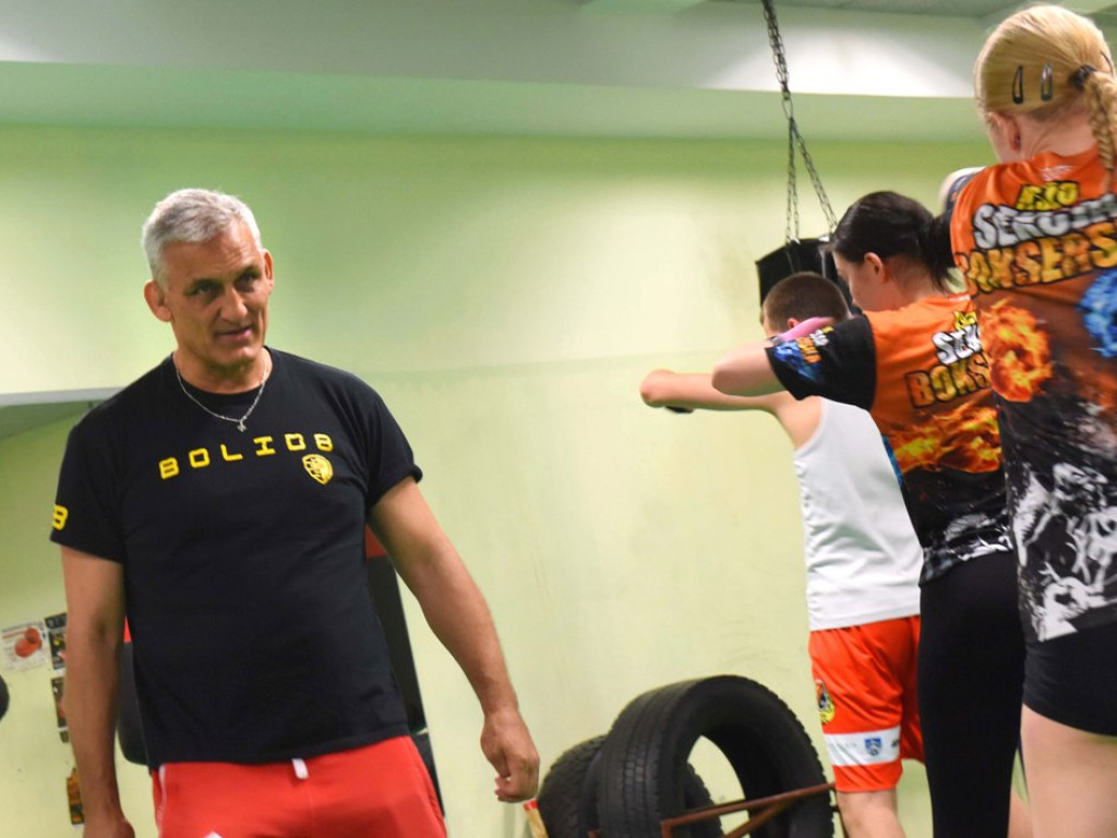 Trening pięściarski KSZO z trenerem kadry narodowej Wojciechem Bartnikiem