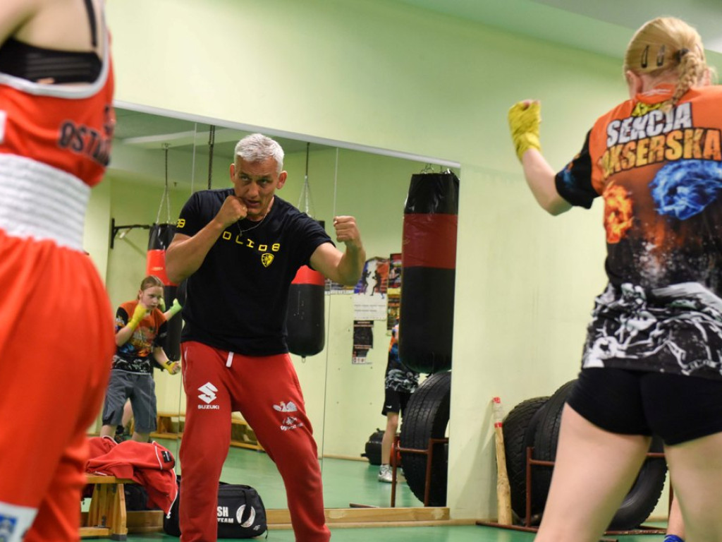 Trening pięściarski KSZO z trenerem kadry narodowej Wojciechem Bartnikiem