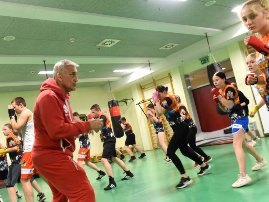 Trening pięściarski KSZO z trenerem kadry narodowej Wojciechem Bartnikiem