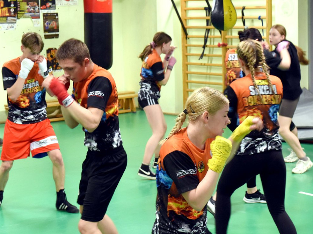Trening pięściarski KSZO z trenerem kadry narodowej Wojciechem Bartnikiem