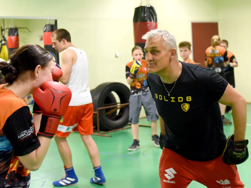 Trening pięściarski KSZO z trenerem kadry narodowej Wojciechem Bartnikiem