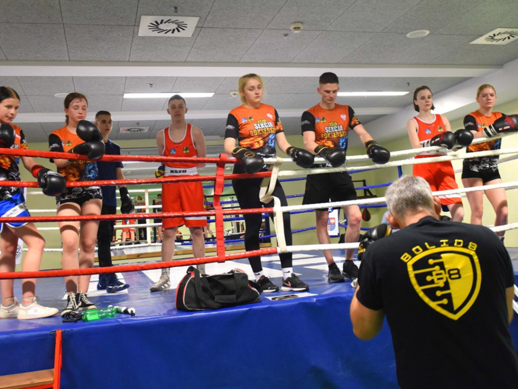 Trening pięściarski KSZO z trenerem kadry narodowej Wojciechem Bartnikiem