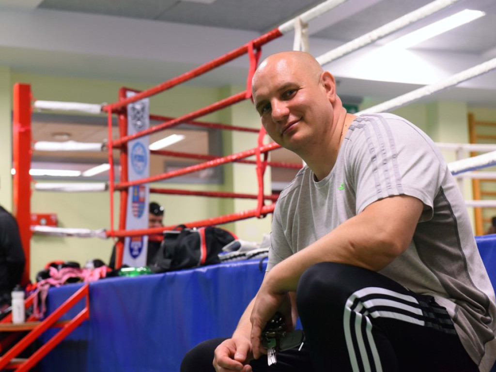Trening pięściarski KSZO z trenerem kadry narodowej Wojciechem Bartnikiem