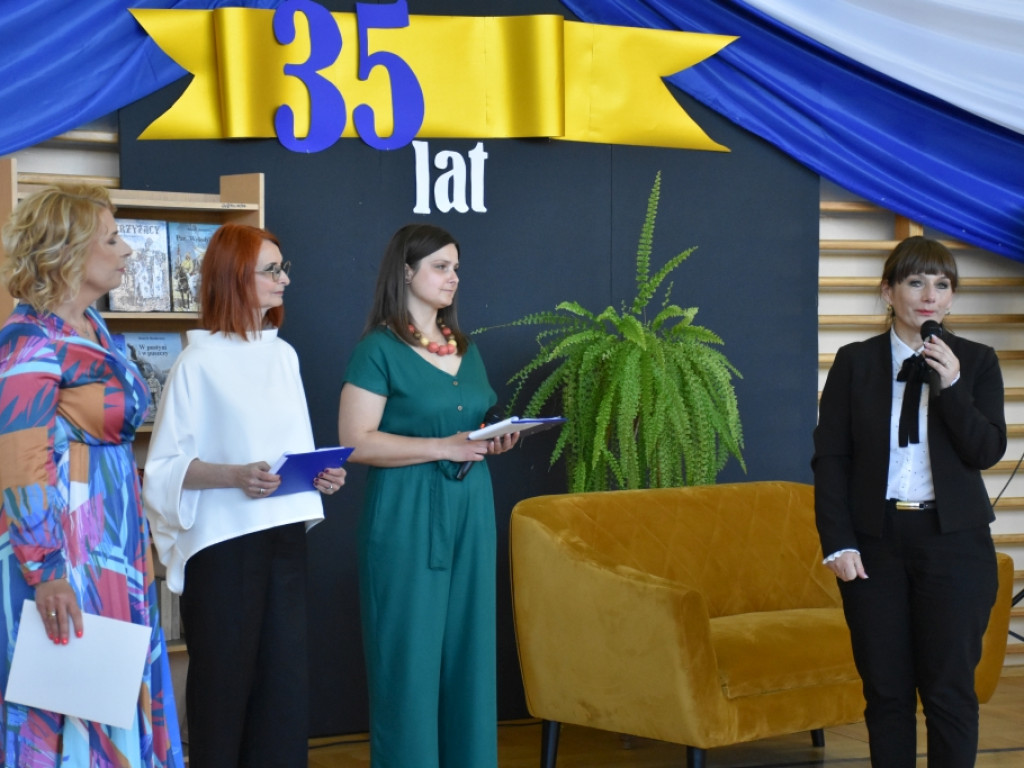 35 lat z  Publiczną Szkołą Podstawową Nr 7