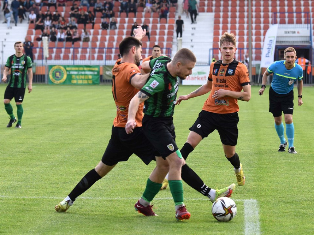 III liga piłkarska. *KSZO 1929 Ostrowiec Świętokrzyski - Stal Stalowa Wola 2:1