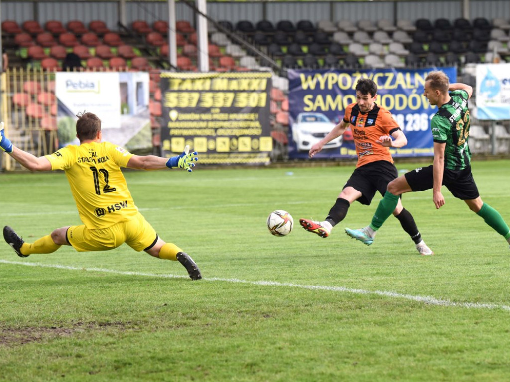 III liga piłkarska. *KSZO 1929 Ostrowiec Świętokrzyski - Stal Stalowa Wola 2:1