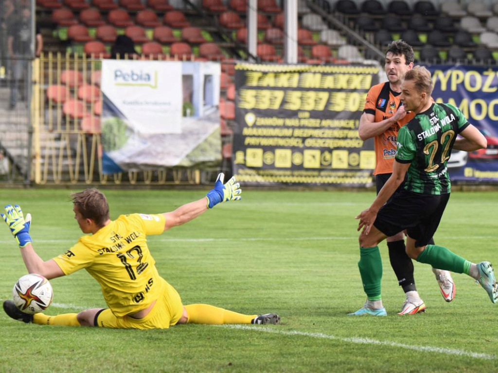 III liga piłkarska. *KSZO 1929 Ostrowiec Świętokrzyski - Stal Stalowa Wola 2:1