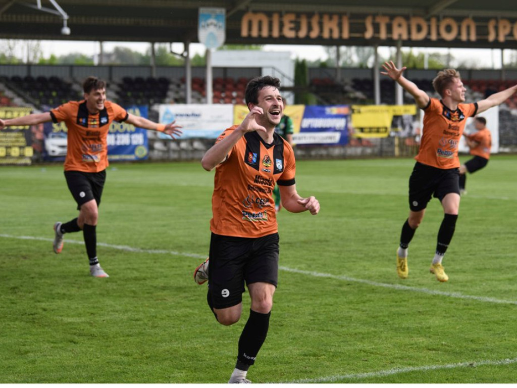 III liga piłkarska. *KSZO 1929 Ostrowiec Świętokrzyski - Stal Stalowa Wola 2:1