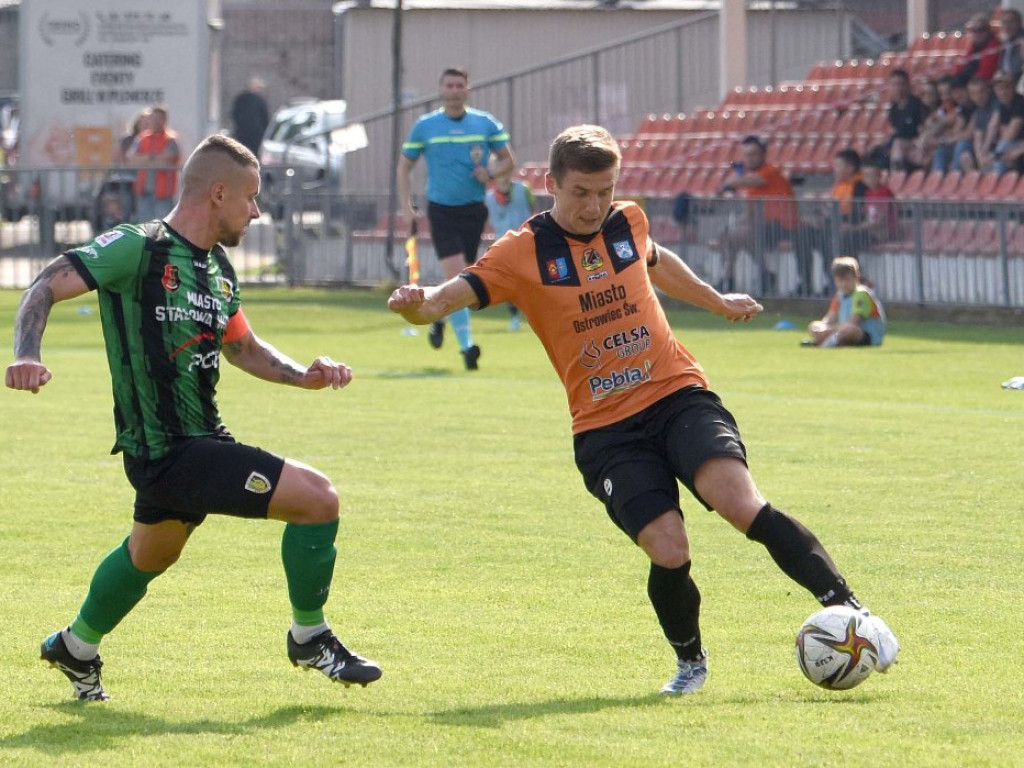 III liga piłkarska. *KSZO 1929 Ostrowiec Świętokrzyski - Stal Stalowa Wola 2:1