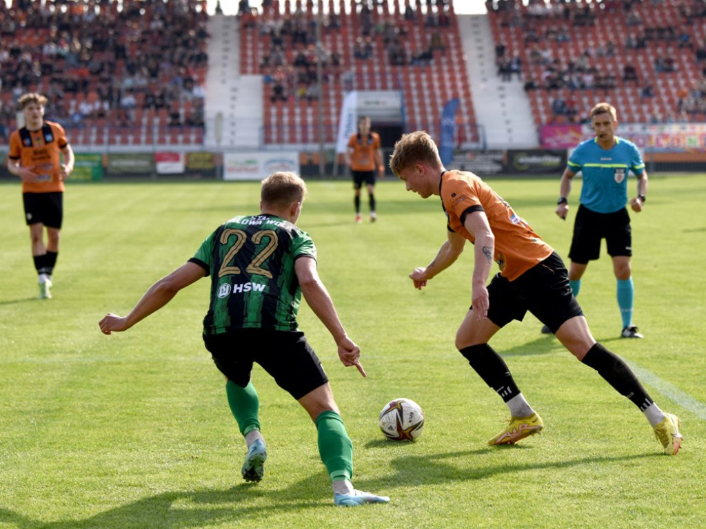III liga piłkarska. *KSZO 1929 Ostrowiec Świętokrzyski - Stal Stalowa Wola 2:1