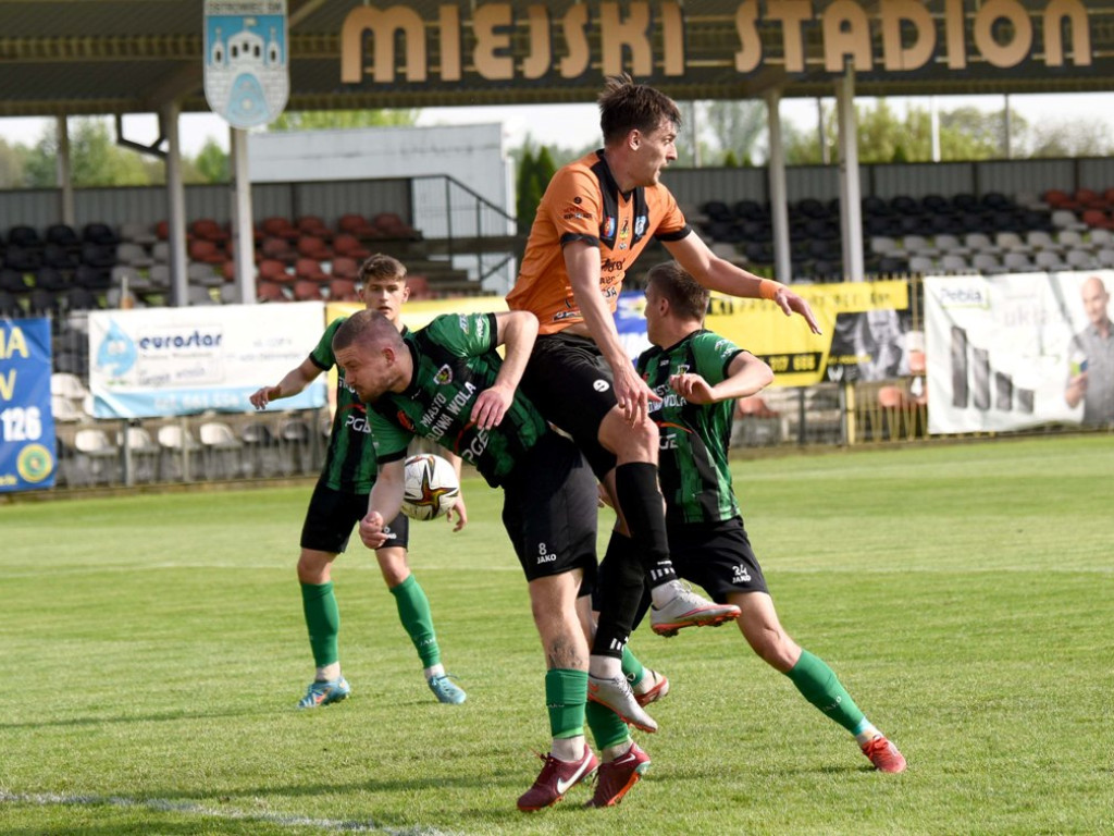 III liga piłkarska. *KSZO 1929 Ostrowiec Świętokrzyski - Stal Stalowa Wola 2:1