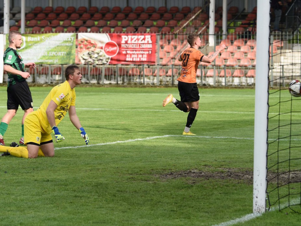 III liga piłkarska. *KSZO 1929 Ostrowiec Świętokrzyski - Stal Stalowa Wola 2:1