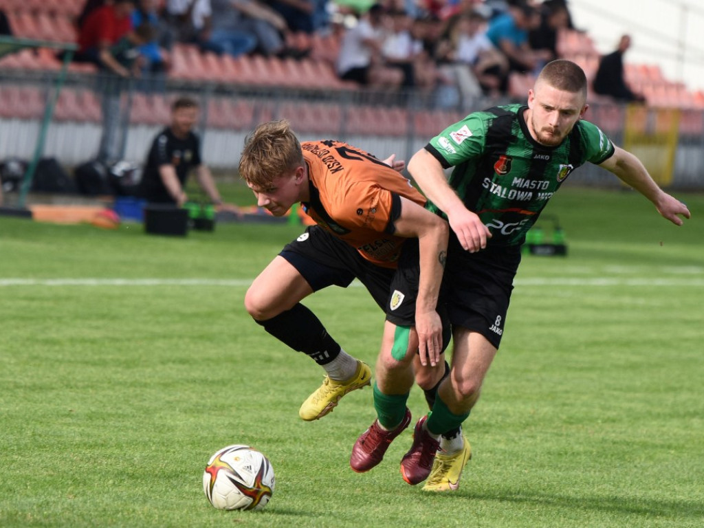 III liga piłkarska. *KSZO 1929 Ostrowiec Świętokrzyski - Stal Stalowa Wola 2:1