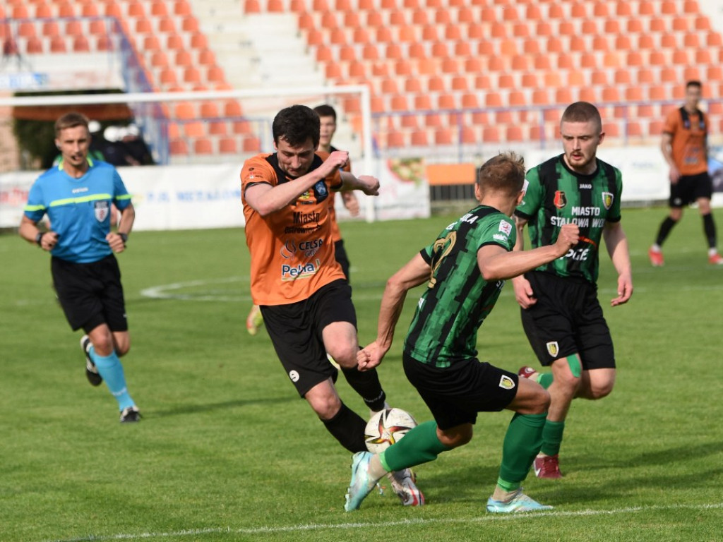 III liga piłkarska. *KSZO 1929 Ostrowiec Świętokrzyski - Stal Stalowa Wola 2:1