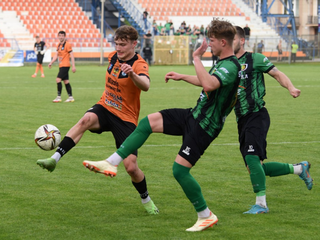 III liga piłkarska. *KSZO 1929 Ostrowiec Świętokrzyski - Stal Stalowa Wola 2:1