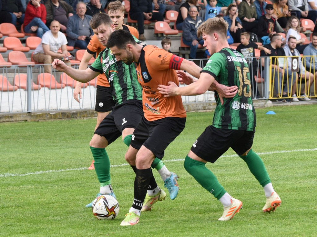 III liga piłkarska. *KSZO 1929 Ostrowiec Świętokrzyski - Stal Stalowa Wola 2:1
