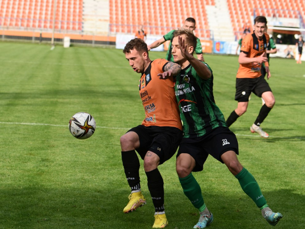 III liga piłkarska. *KSZO 1929 Ostrowiec Świętokrzyski - Stal Stalowa Wola 2:1