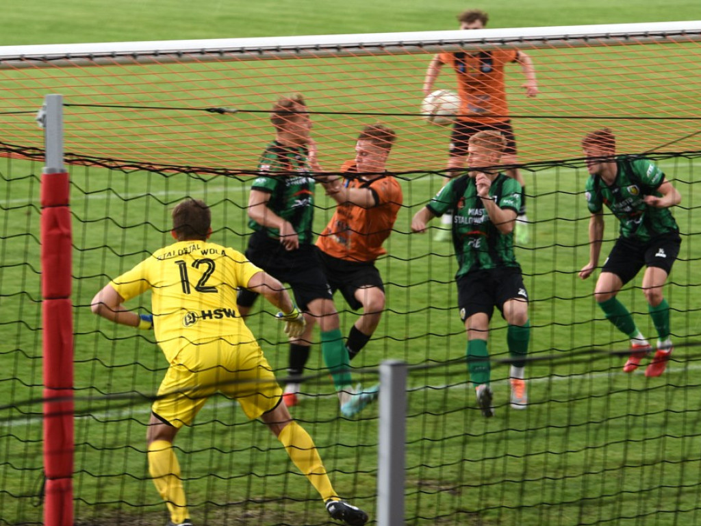 III liga piłkarska. *KSZO 1929 Ostrowiec Świętokrzyski - Stal Stalowa Wola 2:1