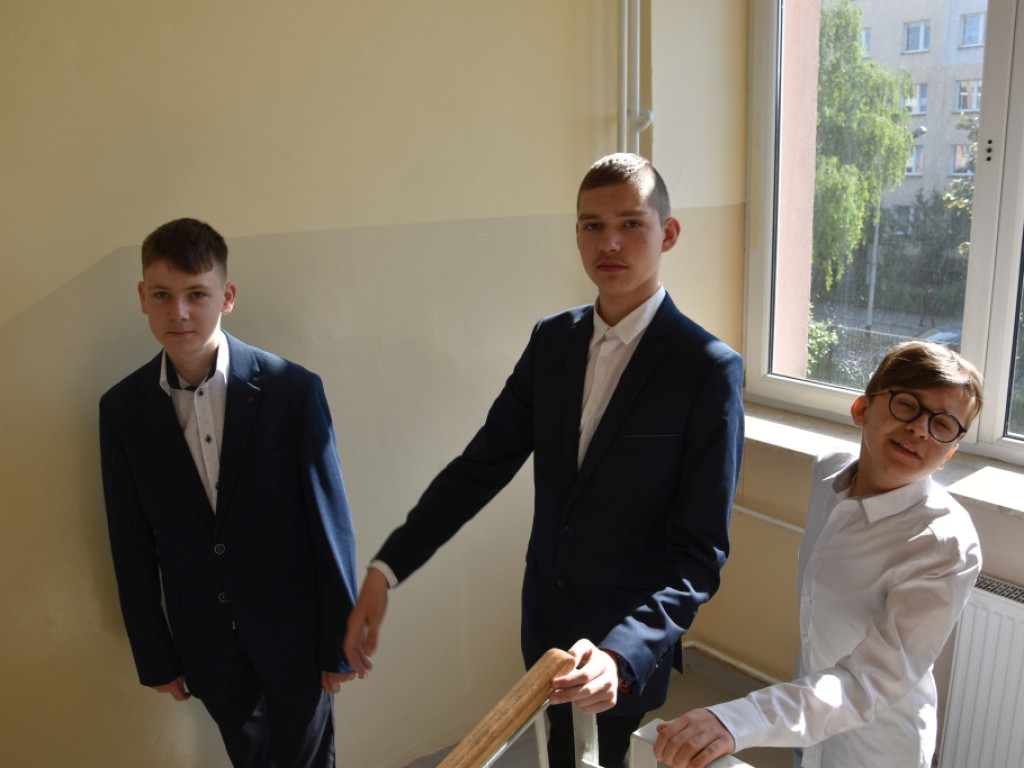 Ósmoklasiści na egzaminach 