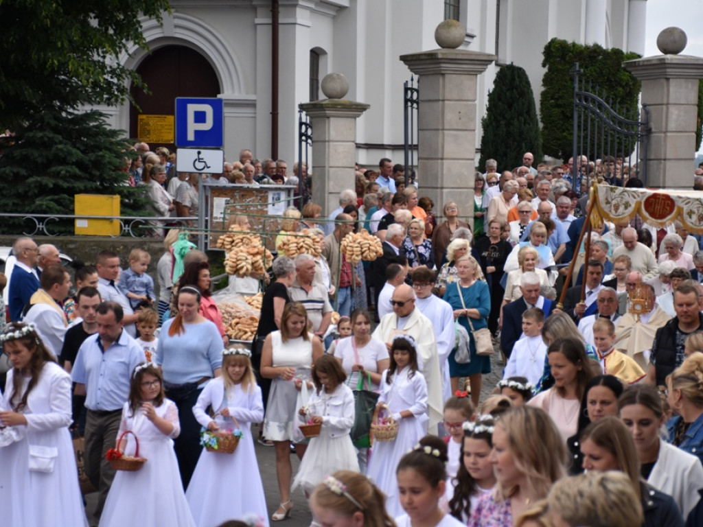 Boże Ciało. Procesja z kolegiaty pw. św. Michała Archanioła