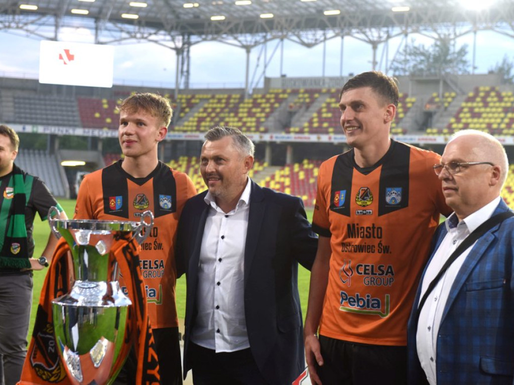 Finał Okręgowego Pucharu Polski. *KSZO 1929 Ostrowiec Świętokrzyski - Star Starachowice 3:2