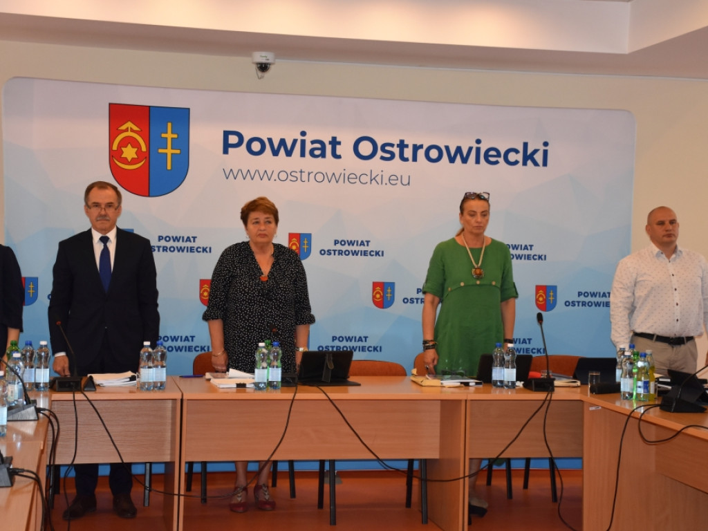 Starosta Marzena Dębniak i zarząd powiatu z absolutorium oraz  wotum zaufania