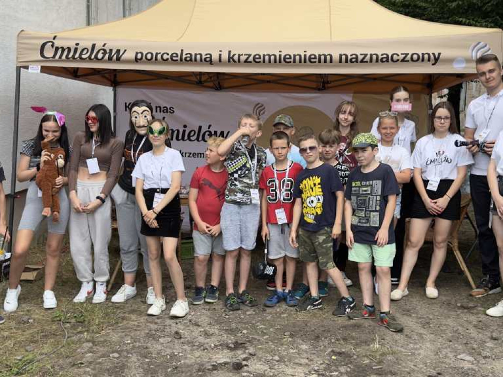 W Ćmielowie powstał skrzydlaty mural