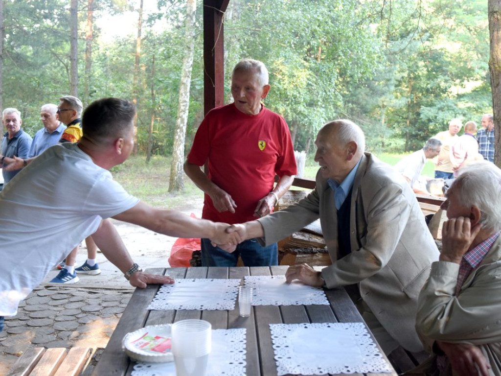 Na Gutwinie spotkali się byli piłkarze, trenerzy i działacze KSZO. Stowarzyszenie Old Boys KSZO integruje ostrowieckie środowisko piłkarskie