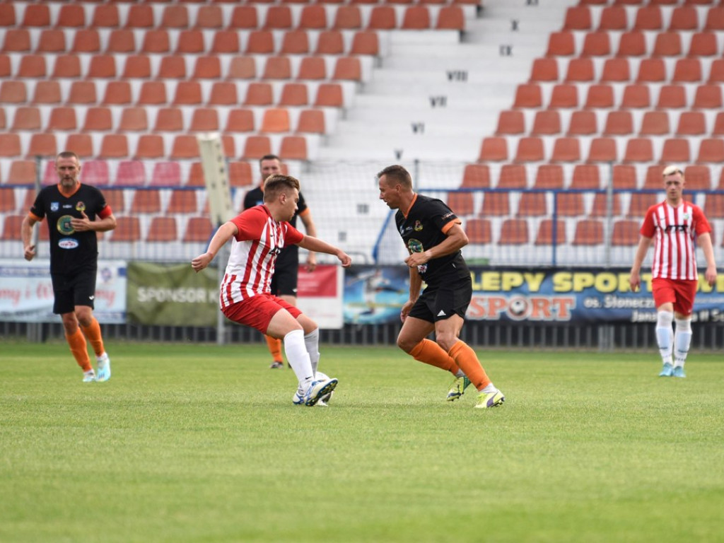 Oldboje KSZO wygrali 3:2 i awansowali do II rundy Okręgowego Pucharu Polski