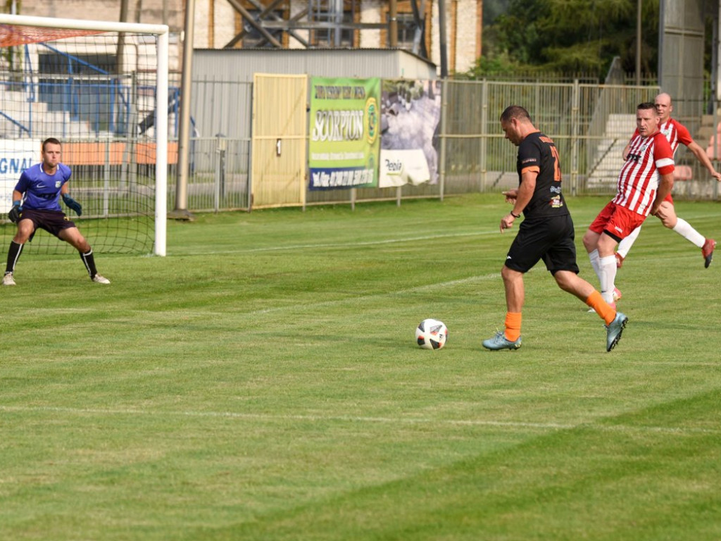Oldboje KSZO wygrali 3:2 i awansowali do II rundy Okręgowego Pucharu Polski