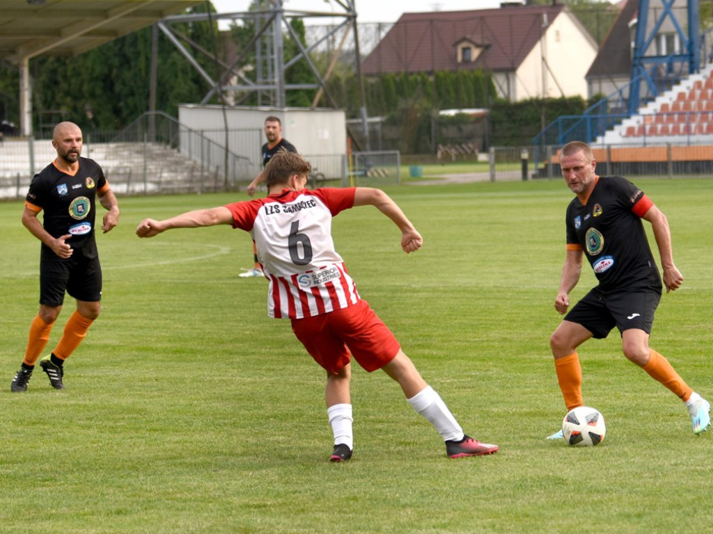 Oldboje KSZO wygrali 3:2 i awansowali do II rundy Okręgowego Pucharu Polski