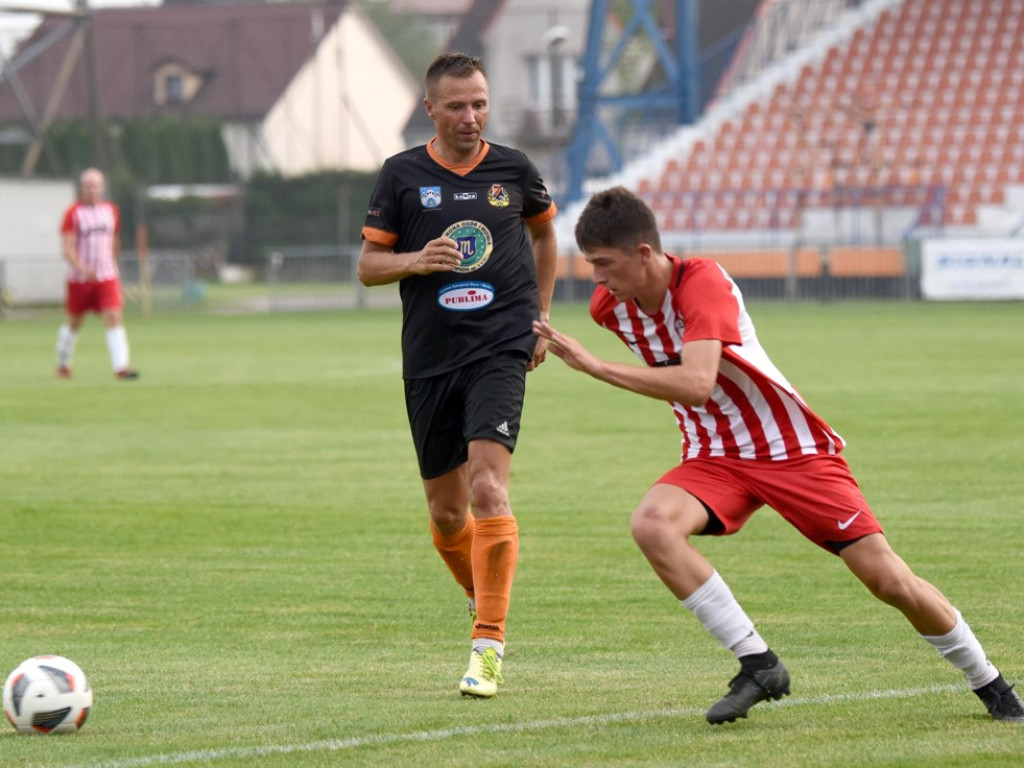 Oldboje KSZO wygrali 3:2 i awansowali do II rundy Okręgowego Pucharu Polski