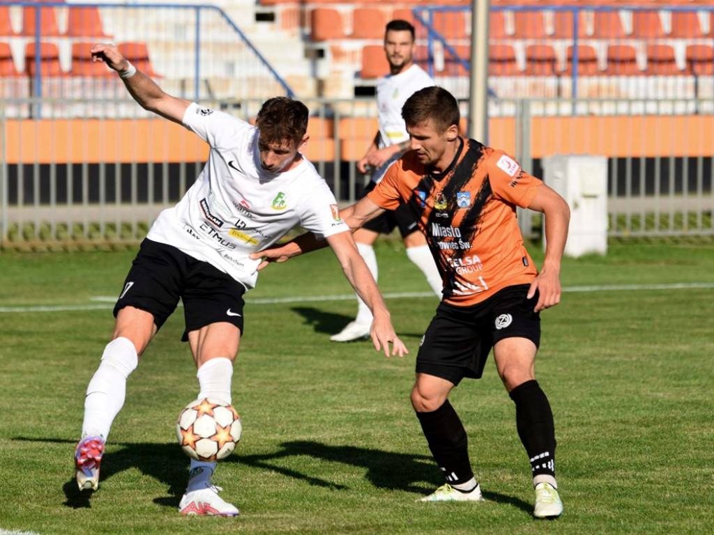 III liga piłkarska. Grupa IV. *KSZO 1929 Ostrowiec Świętokrzyski - Podlasie Biała Podlaska 2:1
