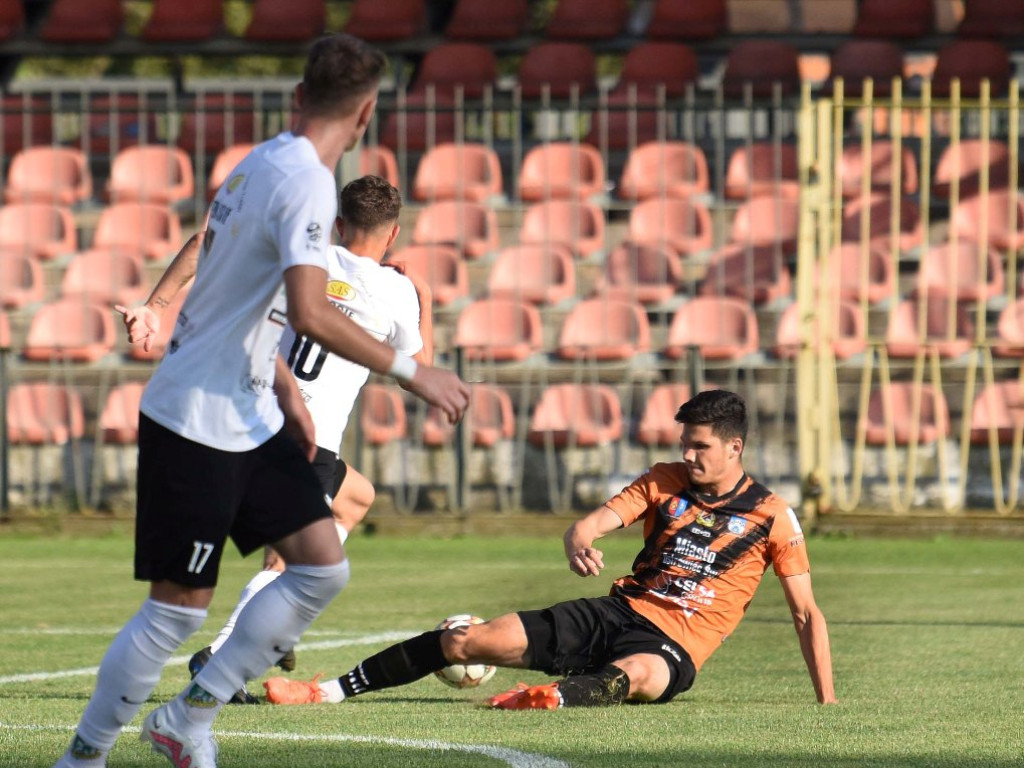 III liga piłkarska. Grupa IV. *KSZO 1929 Ostrowiec Świętokrzyski - Podlasie Biała Podlaska 2:1