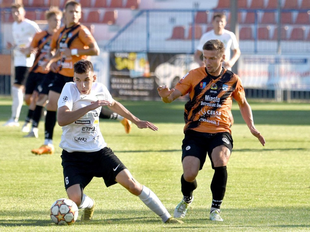 III liga piłkarska. Grupa IV. *KSZO 1929 Ostrowiec Świętokrzyski - Podlasie Biała Podlaska 2:1