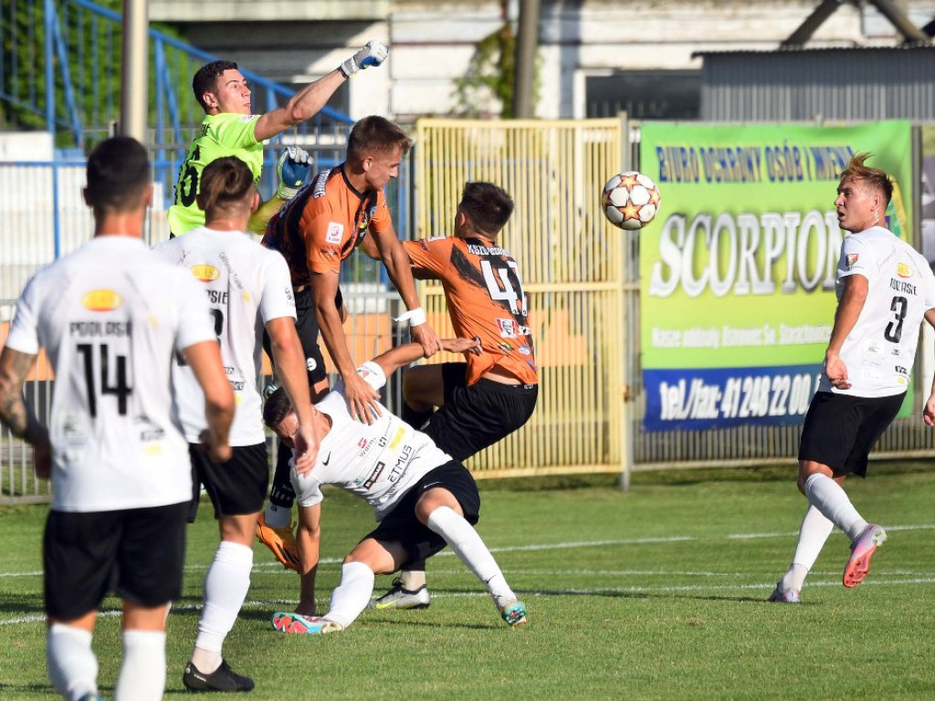 III liga piłkarska. Grupa IV. *KSZO 1929 Ostrowiec Świętokrzyski - Podlasie Biała Podlaska 2:1