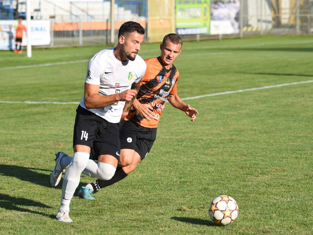 III liga piłkarska. Grupa IV. *KSZO 1929 Ostrowiec Świętokrzyski - Podlasie Biała Podlaska 2:1