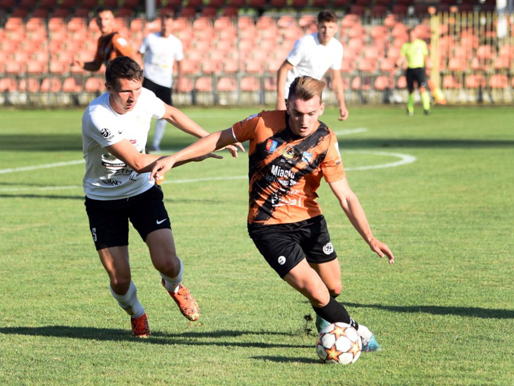 III liga piłkarska. Grupa IV. *KSZO 1929 Ostrowiec Świętokrzyski - Podlasie Biała Podlaska 2:1