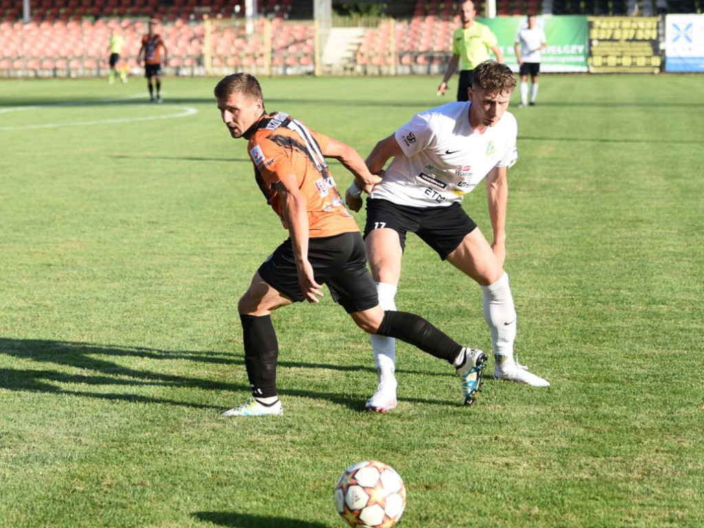 III liga piłkarska. Grupa IV. *KSZO 1929 Ostrowiec Świętokrzyski - Podlasie Biała Podlaska 2:1