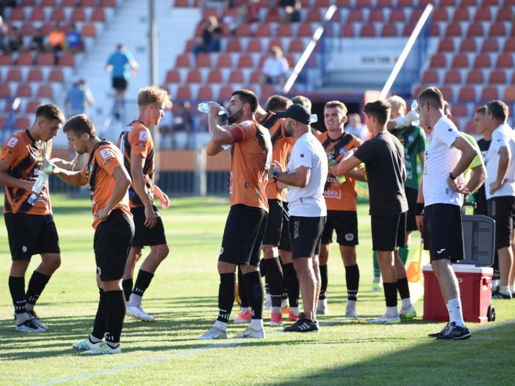 III liga piłkarska. Grupa IV. *KSZO 1929 Ostrowiec Świętokrzyski - Podlasie Biała Podlaska 2:1
