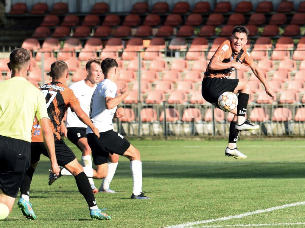 III liga piłkarska. Grupa IV. *KSZO 1929 Ostrowiec Świętokrzyski - Podlasie Biała Podlaska 2:1