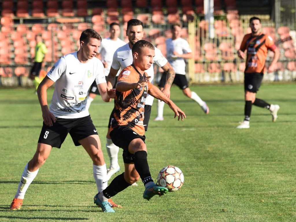 III liga piłkarska. Grupa IV. *KSZO 1929 Ostrowiec Świętokrzyski - Podlasie Biała Podlaska 2:1
