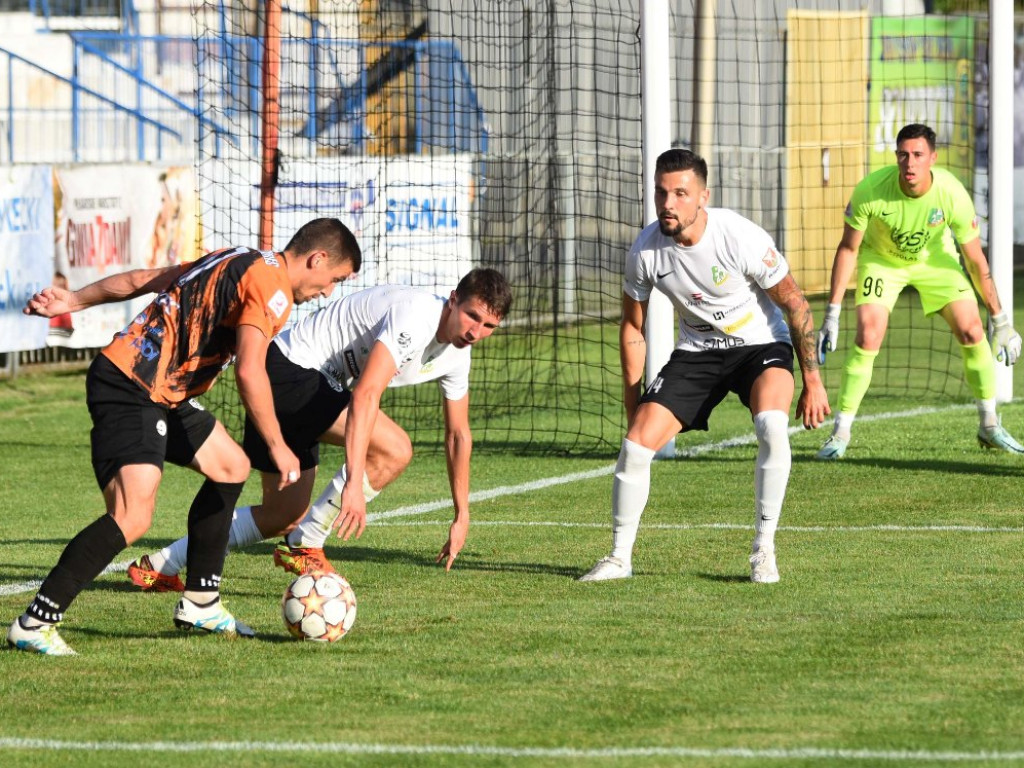 III liga piłkarska. Grupa IV. *KSZO 1929 Ostrowiec Świętokrzyski - Podlasie Biała Podlaska 2:1