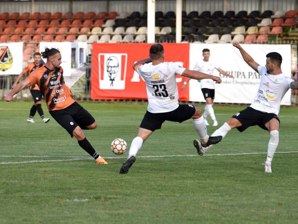 III liga piłkarska. Grupa IV. *KSZO 1929 Ostrowiec Świętokrzyski - Podlasie Biała Podlaska 2:1