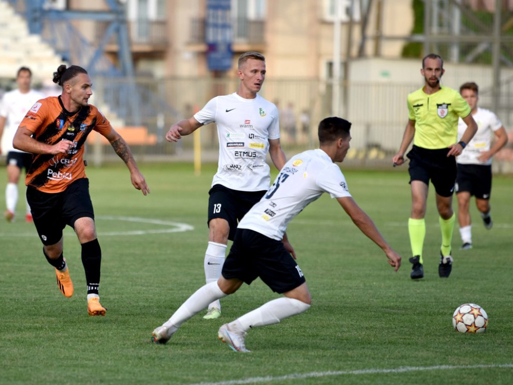 III liga piłkarska. Grupa IV. *KSZO 1929 Ostrowiec Świętokrzyski - Podlasie Biała Podlaska 2:1