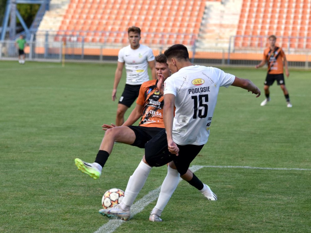 III liga piłkarska. Grupa IV. *KSZO 1929 Ostrowiec Świętokrzyski - Podlasie Biała Podlaska 2:1