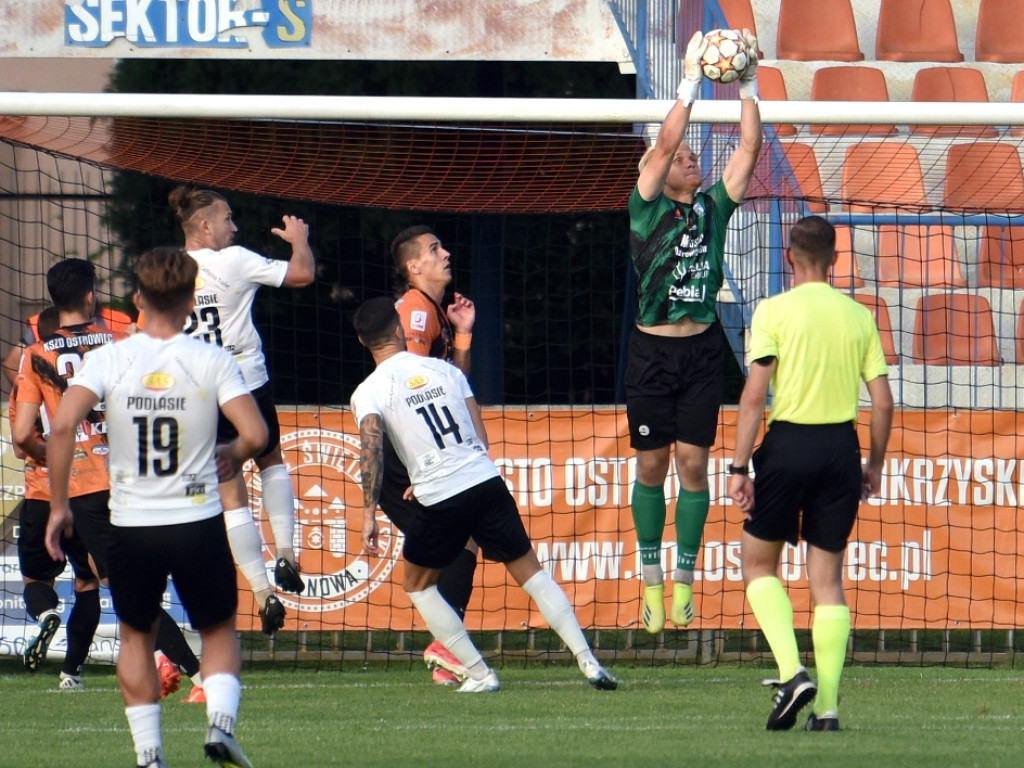 III liga piłkarska. Grupa IV. *KSZO 1929 Ostrowiec Świętokrzyski - Podlasie Biała Podlaska 2:1