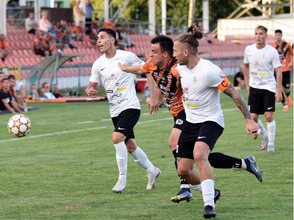 III liga piłkarska. Grupa IV. *KSZO 1929 Ostrowiec Świętokrzyski - Podlasie Biała Podlaska 2:1